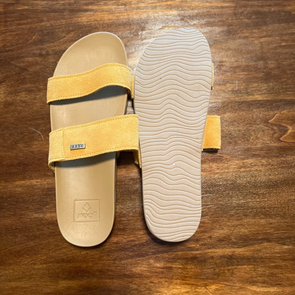 size 9 reef sandals cushion